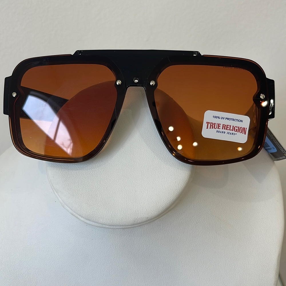 Gorgeous true religion sunnies by viviglam 👓🕶️🌹🌹
